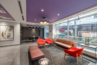 Hillside Apartments in Ottawa, ON - Building Photo - Lobby