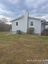 912 Hunters Lodge Rd in Troy, VA - Building Photo - Building Photo