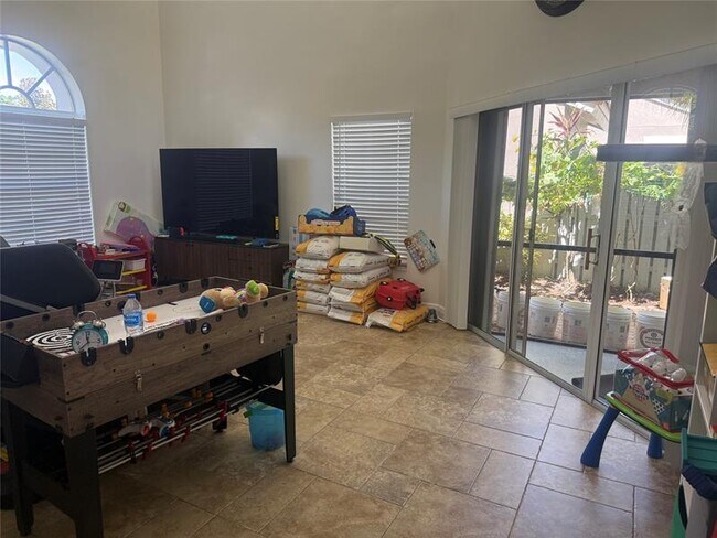 1497 Garden Rd in Weston, FL - Building Photo - Building Photo