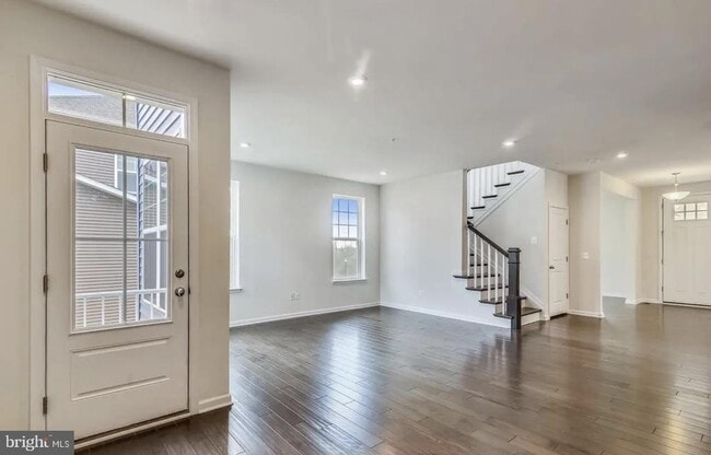 1113 Saxton Dr in Frederick, MD - Building Photo - Building Photo