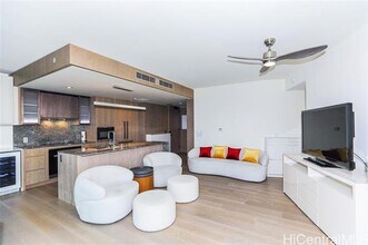 1000 Auahi St in Honolulu, HI - Foto de edificio - Building Photo