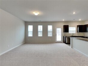 36 Briarwood Dr E in Dawsonville, GA - Foto de edificio - Building Photo