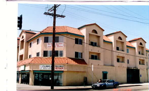 Vermont Knoll Retirement Center in Los Angeles, CA - Building Photo