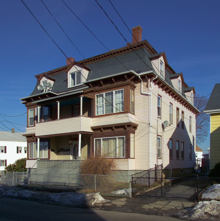 186 John St in Fall River, MA - Foto de edificio