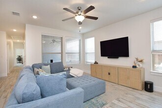 424 Parkline Dr in Georgetown, TX - Building Photo - Building Photo