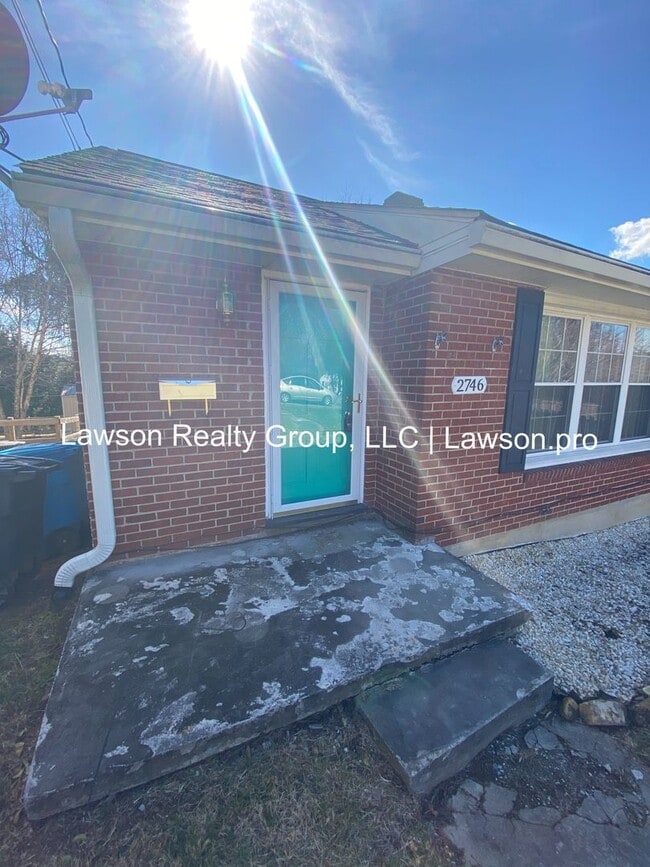 2746 Tillett Rd SW in Roanoke, VA - Building Photo - Building Photo