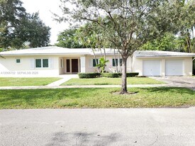 825 Cremona Ave in Coral Gables, FL - Building Photo