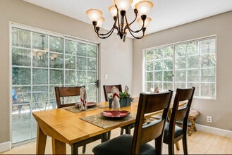 412 Forest Ln in Sierra Madre, CA - Building Photo - Building Photo
