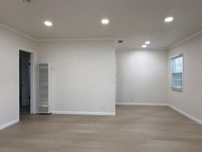 6522 W 86th Pl in Los Angeles, CA - Building Photo - Building Photo