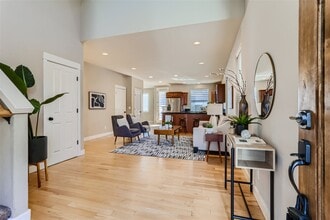 2514 NW Parnell Terrace in Portland, OR - Building Photo - Building Photo