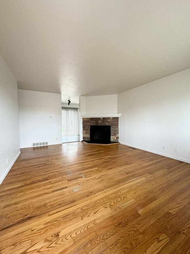 1702 S Douglas Ave in Loveland, CO - Building Photo - Building Photo