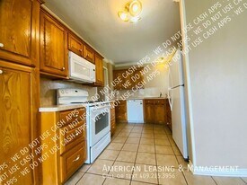 3901 W Beverly Ave in Orange, TX - Building Photo
