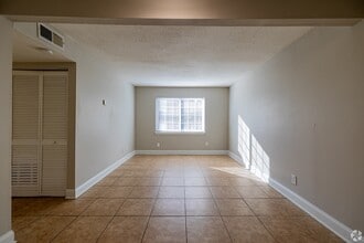 Eagle Trace Apartments in Greenville, SC - Foto de edificio - Building Photo