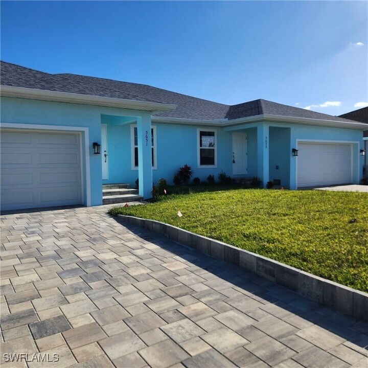 5651 Genesee Pkwy in Bokeelia, FL - Building Photo