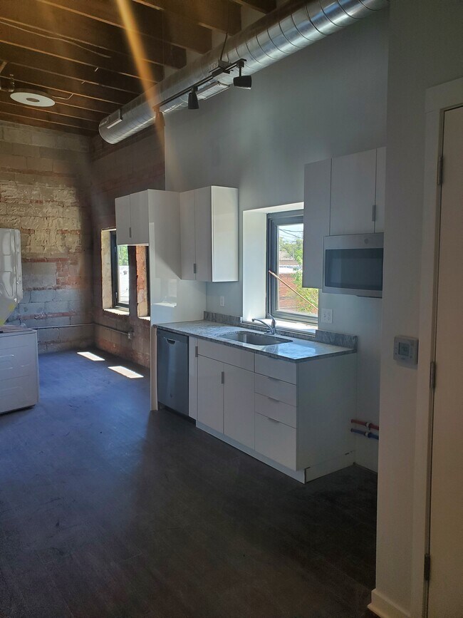 19031 Livernois Apartments and Nearby Detroit Apartments For Rent Detroit, MI