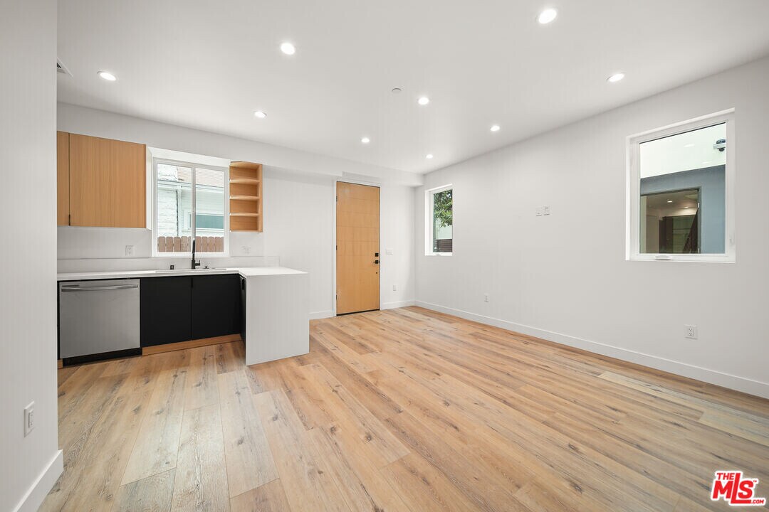 1520 Magnolia Ave in Los Angeles, CA - Building Photo