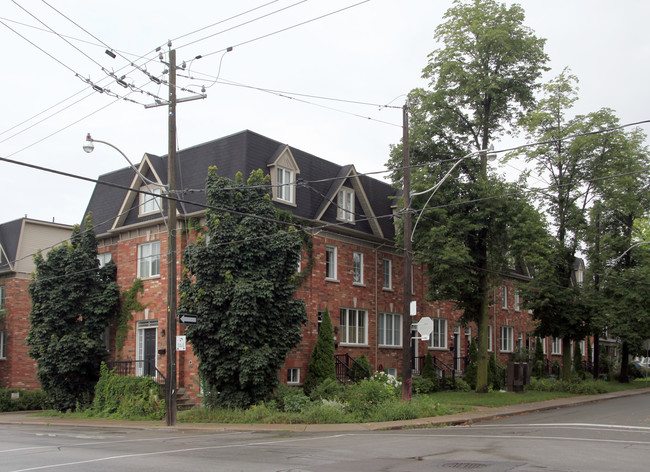 232-250 Westmoreland Ave in Toronto, ON - Building Photo - Primary Photo