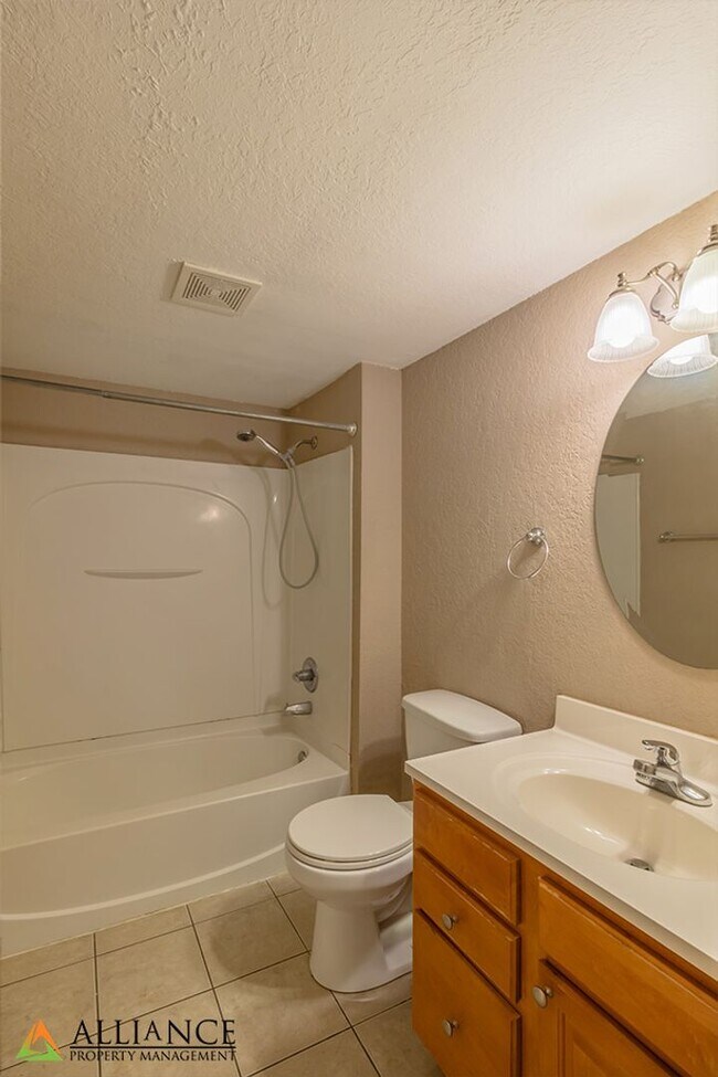 1518 College Ave in Manhattan, KS - Building Photo - Building Photo