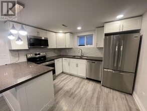 493 Upper Gage Ave in Hamilton, ON - Building Photo - Building Photo