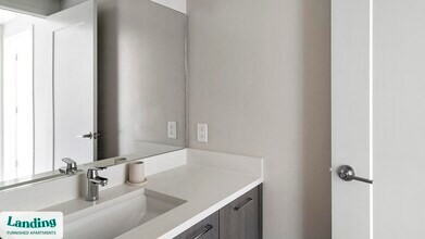 698 NE 1st Ave, Unit CMW-2303 in Miami, FL - Foto de edificio - Building Photo