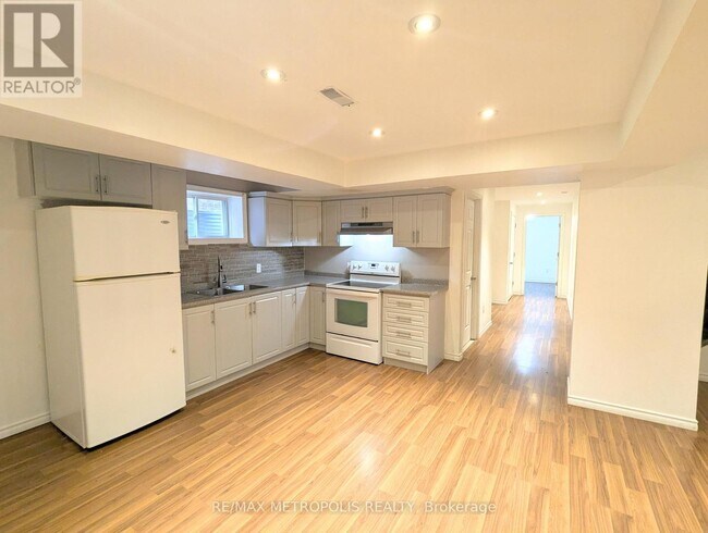 40 Harper-Hill Dr in Ajax, ON - Building Photo - Building Photo