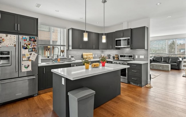 3510 Landie Rd in Kelowna, BC - Building Photo - Building Photo