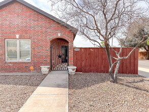 5025 55th St in Lubbock, TX - Foto de edificio - Building Photo