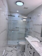 5 Bayview Ct in Essex, MD - Building Photo - Building Photo