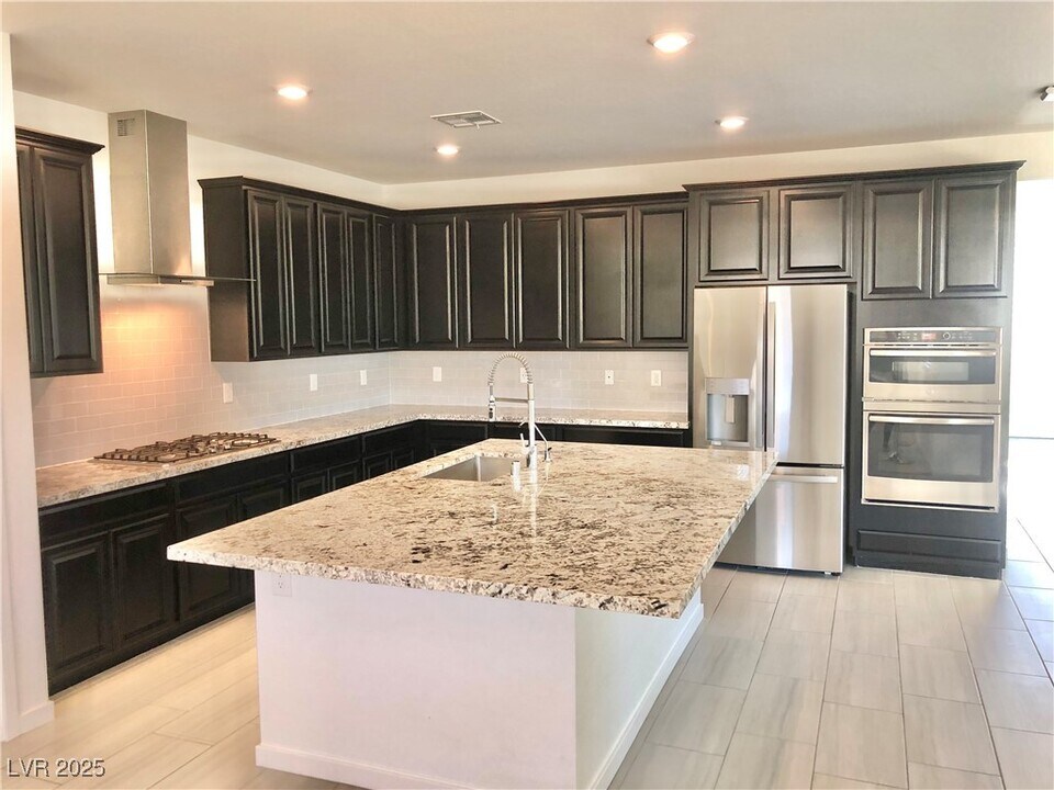 767 Tallgrass St in Las Vegas, NV - Building Photo