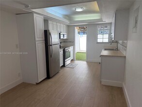 1425 NE 56th St in Fort Lauderdale, FL - Building Photo - Building Photo