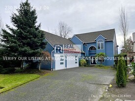 230 N Lotus Isle Dr in Portland, OR - Building Photo