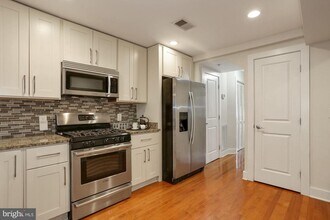 43 Hanover Pl NW in Washington, DC - Building Photo - Building Photo