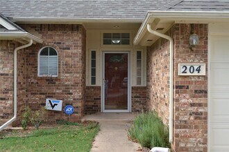 204 Pinafore Dr in Norman, OK - Building Photo - Building Photo