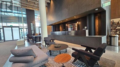 8 Interchange Wy in Vaughan, ON - Building Photo - Building Photo