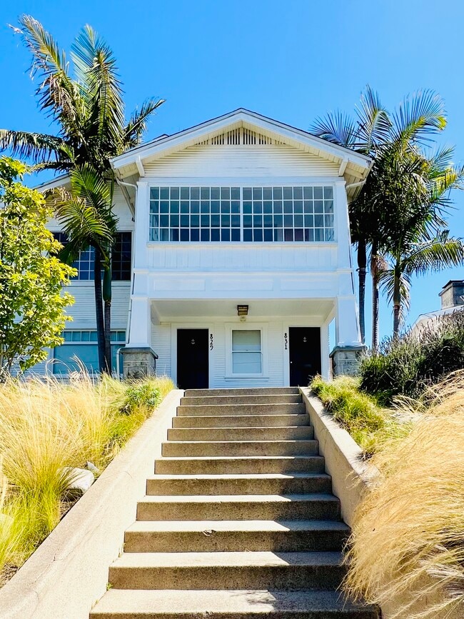 831 W 3rd St, Unit 831 in San Pedro, CA - Foto de edificio - Building Photo