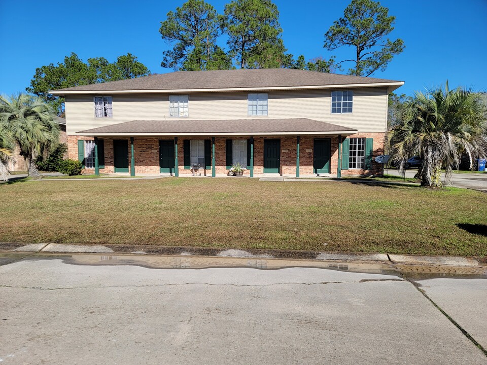 1578 Savannah Dr in Slidell, LA - Building Photo