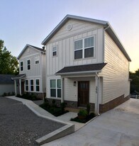 393 S Hill Ave in Fayetteville, AR - Building Photo