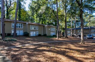 Room in Apartment on Stanton Rd SW in Atlanta, GA - Building Photo