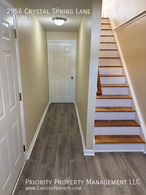 2956 Crystal Spring Ln in Harrisonburg, VA - Building Photo - Building Photo