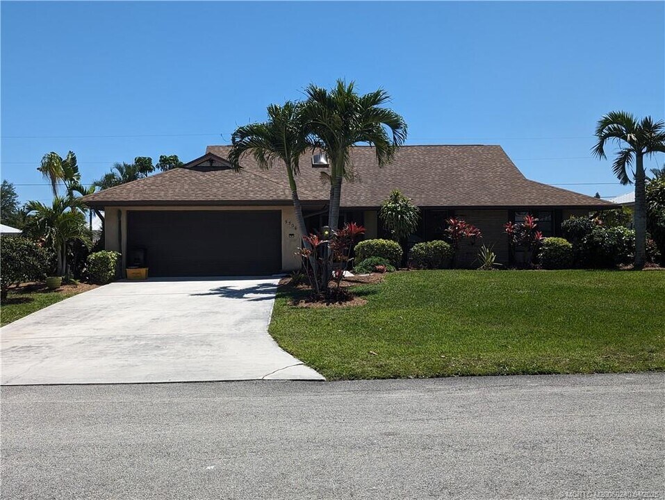 5306 SE Orange St in Stuart, FL - Building Photo