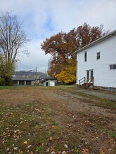 409 S 3rd St in Coshocton, OH - Foto de edificio - Building Photo