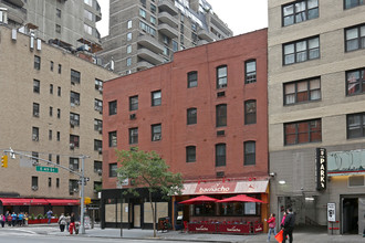 302 E 49th St in New York, NY - Building Photo - Building Photo