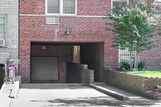 399 Ocean Pky in Brooklyn, NY - Building Photo - Building Photo