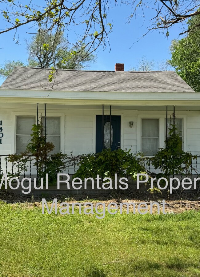 property at 1401 S Anna St