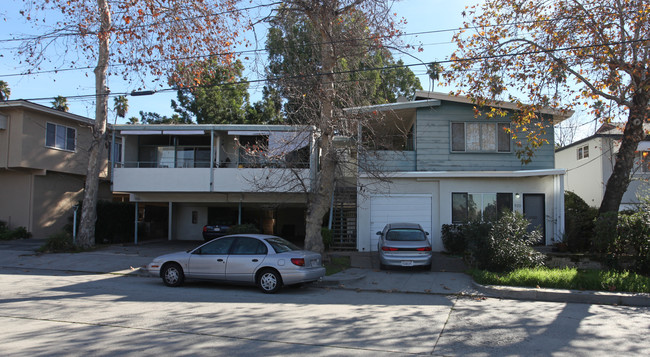 916 Arroyo Dr in South Pasadena, CA - Foto de edificio - Building Photo