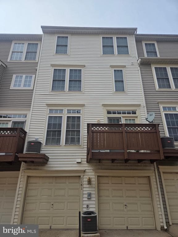 8181 Skelton Cir in Falls Church, VA - Building Photo - Building Photo