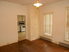 118-120 N Potomac St in Waynesboro, PA - Foto de edificio - Building Photo