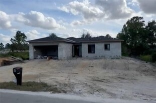 2917 22nd St W in Lehigh Acres, FL - Building Photo