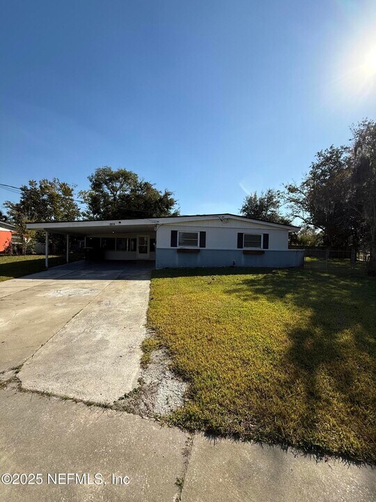 10914 Indies Dr N in Jacksonville, FL - Building Photo