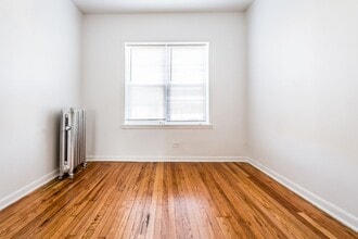 400-402 S Kilbourn Ave Chicago, IL 60624 in Chicago, IL - Foto de edificio - Building Photo